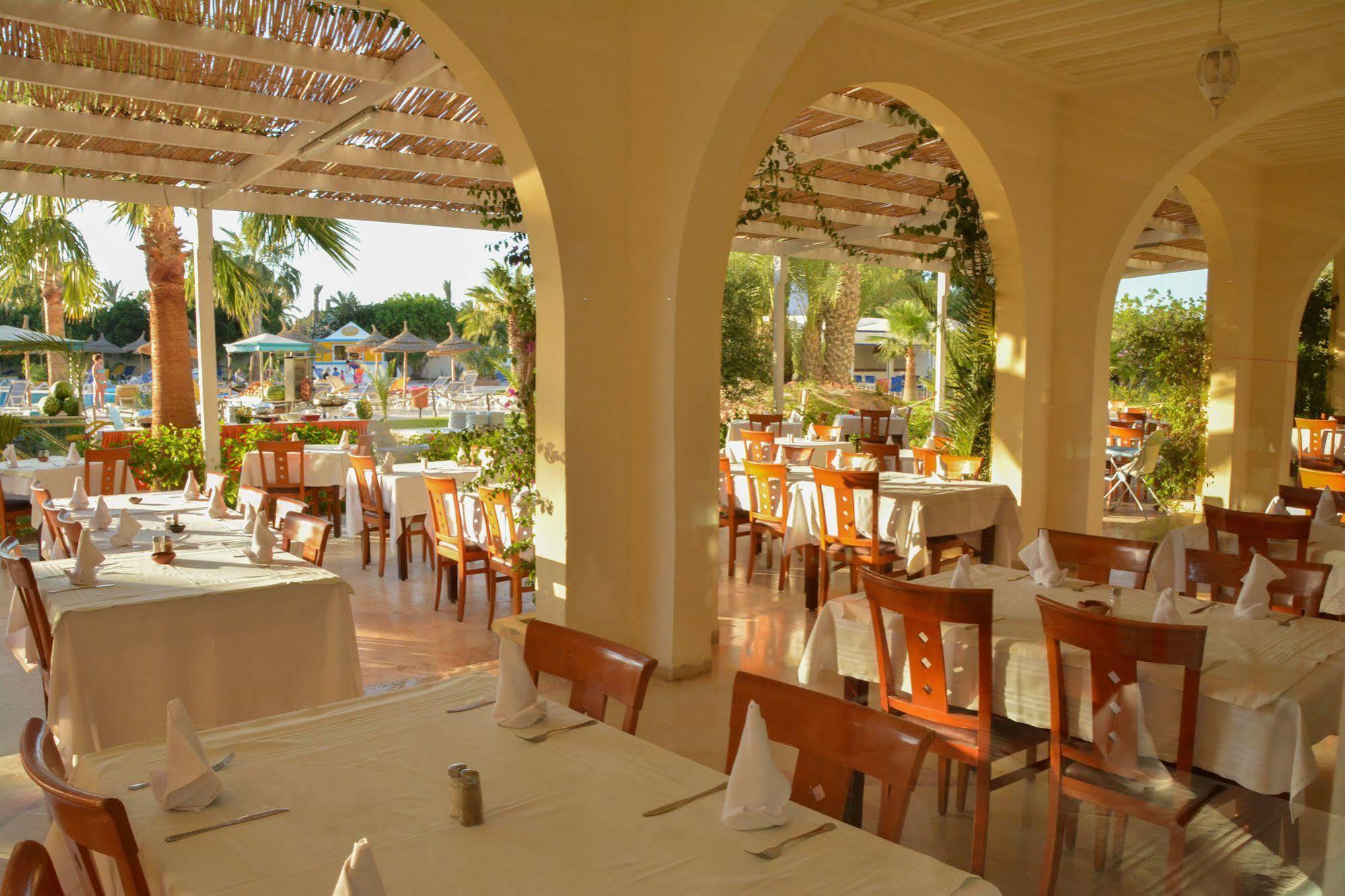 Hotel Sidi Mansour Resort & Spa Temlale Exterior foto